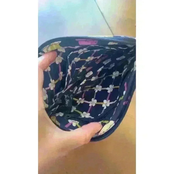 Vera Bradley wallet with wristlet in excellent condition - Picture 2 of 6